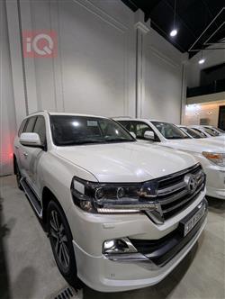 تۆیۆتا لاند کروزەر